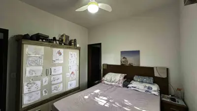 Casa - Térrea com 3 quartos (sendo 1 suite(s)) a 900,00 metros praia.