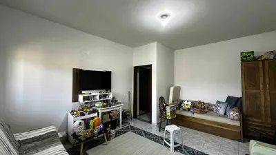 Casa - Térrea com 3 quartos (sendo 1 suite(s)) a 900,00 metros praia.