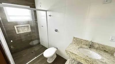 Apartamento - Alto com 3 quartos (sendo 1 suite(s)) a 550,00 metros praia.
