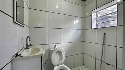 Casa - Sobrado com 3 quartos (sendo 2 suite(s)) a 1500,00 metros praia.
