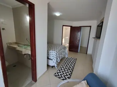 Apartamento - Triplex com 5 quartos (sendo 5 suite(s)) a 0,00 metros praia.