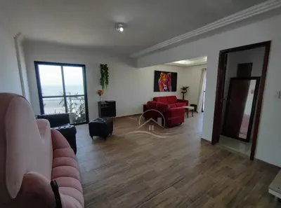 Apartamento - Triplex com 5 quartos (sendo 5 suite(s)) a 0,00 metros praia.