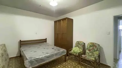 Casa - Térrea com 3 quartos (sendo 1 suite(s)) a 700,00 metros praia.