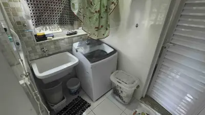 Casa - Sobrado com 5 quartos (sendo 5 suite(s)) a 100,00 metros praia.