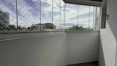 Apartamento - Amplo com 3 quartos (sendo 1 suite(s)) a 600,00 metros praia.