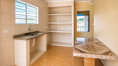 Casa - Sobrado com 4 quartos (sendo 0 suite(s)) a 1000,00 metros praia.
