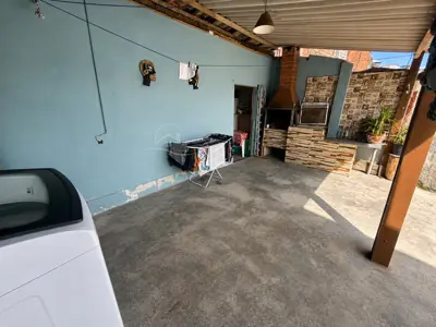 Casa - Sobrado com 4 quartos (sendo 0 suite(s)) a 1000,00 metros praia.