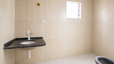 Casa - Sobrado com 4 quartos (sendo 0 suite(s)) a 1000,00 metros praia.