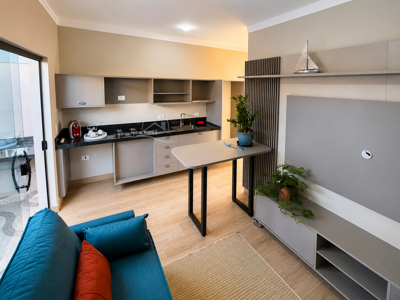 Kitnet - Ampla com 1 quartos  a 900,00 metros praia.