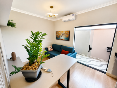 Kitnet - Ampla com 1 quartos  a 900,00 metros praia.