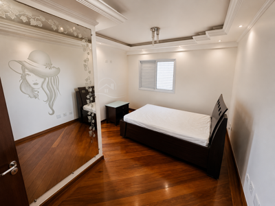 Apartamento - Alto com 3 quartos (sendo 1 suite(s)) a 700,00 metros praia.