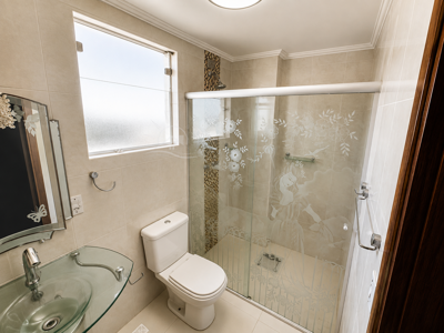 Apartamento - Alto com 3 quartos (sendo 1 suite(s)) a 700,00 metros praia.
