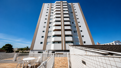 Apartamento - Alto com 3 quartos (sendo 1 suite(s)) a 700,00 metros praia.