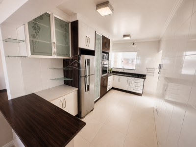 Apartamento - Alto com 3 quartos (sendo 1 suite(s)) a 700,00 metros praia.