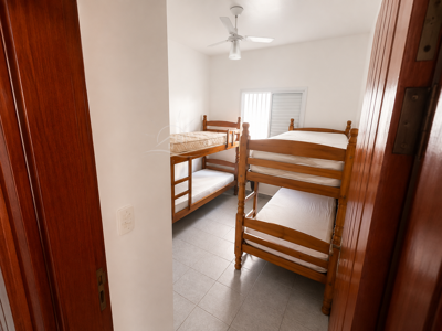 Casa - Térrea com 3 quartos (sendo 1 suite(s)) a 20,00 metros praia.