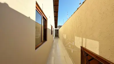 Casa - com Mezanino com 3 quartos (sendo 1 suite(s)) a 500,00 metros praia.