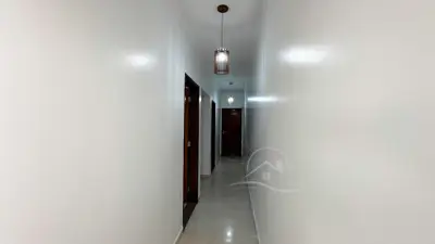 Casa - com Mezanino com 3 quartos (sendo 1 suite(s)) a 500,00 metros praia.