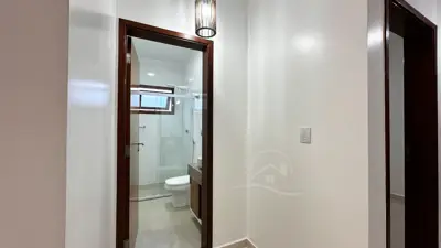 Casa - com Mezanino com 3 quartos (sendo 1 suite(s)) a 500,00 metros praia.