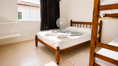 Hotel - Pousada com  quartos  a 800,00 metros praia.
