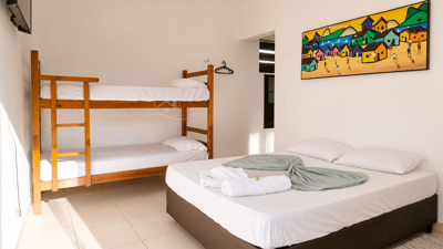 Hotel - Pousada com  quartos  a 800,00 metros praia.