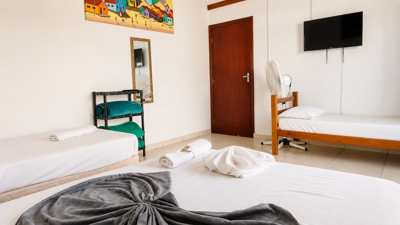 Hotel - Pousada com  quartos  a 800,00 metros praia.