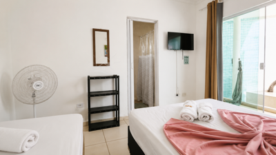 Hotel - Pousada com  quartos  a 800,00 metros praia.
