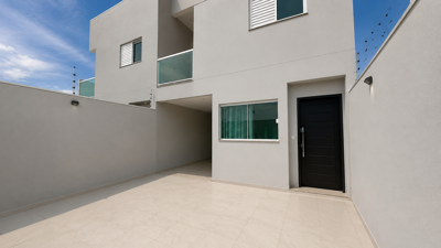 Casa Sobrado à venda , 3 quarto(s),  sendo 1 suíte(s)  no bairro Flora Rica, 2500 metros da praia, Peruíbe-SP