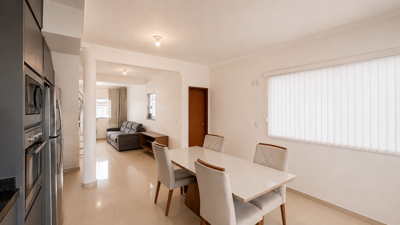 Casa - Sobrado com 3 quartos (sendo 1 suite(s)) a 2500,00 metros praia.