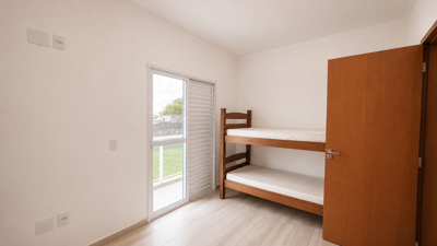 Casa - Sobrado com 3 quartos (sendo 1 suite(s)) a 2500,00 metros praia.