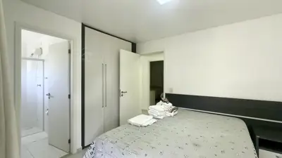 Casa - Sobrado com 4 quartos (sendo 2 suite(s)) a 30,00 metros praia.