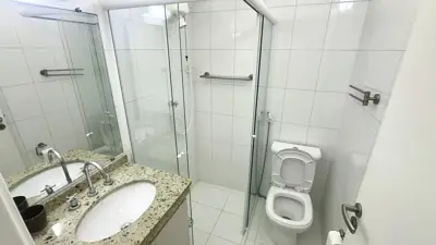 Casa - Sobrado com 4 quartos (sendo 2 suite(s)) a 30,00 metros praia.