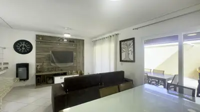 Casa - Sobrado com 4 quartos (sendo 2 suite(s)) a 30,00 metros praia.