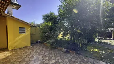 Casa - Térrea com 3 quartos  a 1500,00 metros praia.