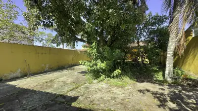 Casa - Térrea com 3 quartos  a 1500,00 metros praia.
