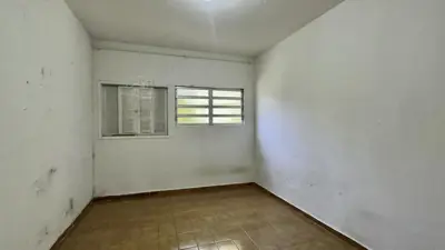 Casa - Térrea com 3 quartos  a 1500,00 metros praia.