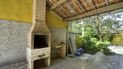 Casa - Térrea com 3 quartos  a 1500,00 metros praia.