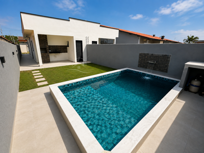 Casa - Térrea com piscina com 2 quartos (sendo 1 suite(s)) a 300,00 metros praia.