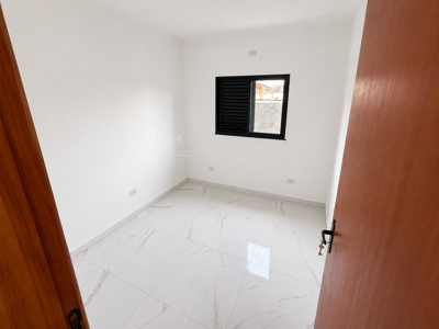 Casa - Térrea com piscina com 2 quartos (sendo 1 suite(s)) a 300,00 metros praia.