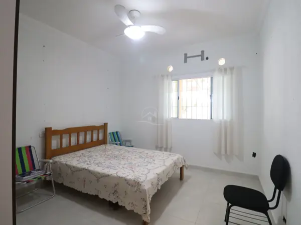 Casa - Térrea com 4 quartos  a 1500,00 metros praia.