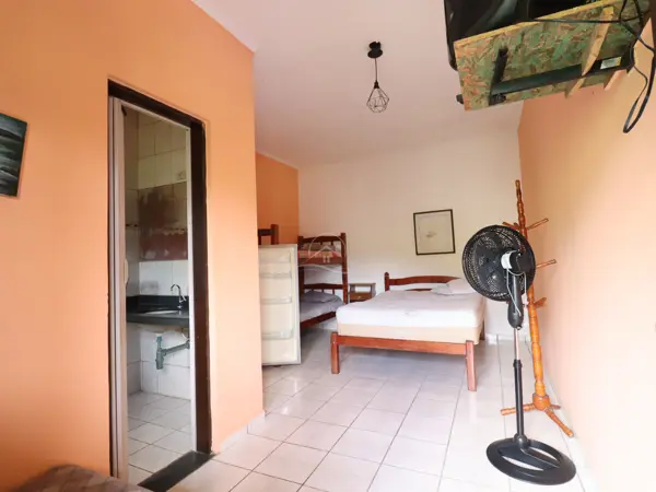 Hotel - Pousada com  quartos  a 800,00 metros praia.