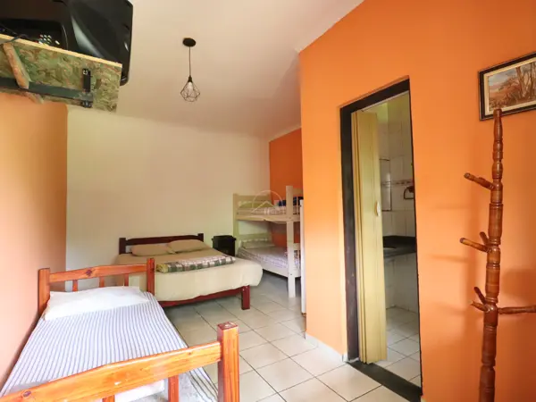 Hotel - Pousada com  quartos  a 800,00 metros praia.