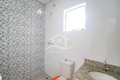 Casa - Térrea com 2 dormitórios (sendo 1 suite(s)) a 2000,00 metros praia.