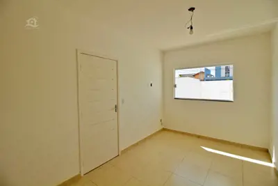 Casa - Térrea com 2 dormitórios (sendo 1 suite(s)) a 0,00 metros praia.