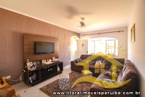 Casa - Térrea com 2 dormitórios (sendo 1 suite(s)) a 1000,00 metros praia.