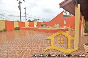 Casa - Térrea com 3 dormitórios (sendo 1 suite(s)) a 0,00 metros praia.