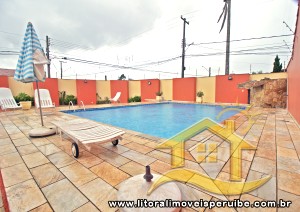 Casa - Térrea com 3 dormitórios (sendo 1 suite(s)) a 0,00 metros praia.