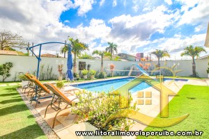 Casa - Térrea com 4 quartos (sendo 4 suite(s)) a 200,00 metros praia.