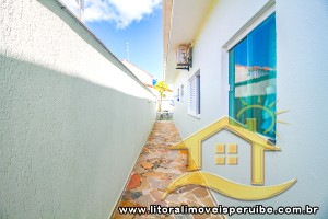 Casa - Térrea com 4 quartos (sendo 4 suite(s)) a 200,00 metros praia.