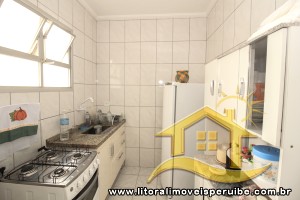 Apartamento - Amplo com 1 dormitórios (sendo 0 suite(s)) a 300,00 metros praia.