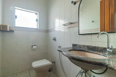 Casa - Assobradada com 5 dormitórios (sendo 5 suite(s)) a 0,00 metros praia.